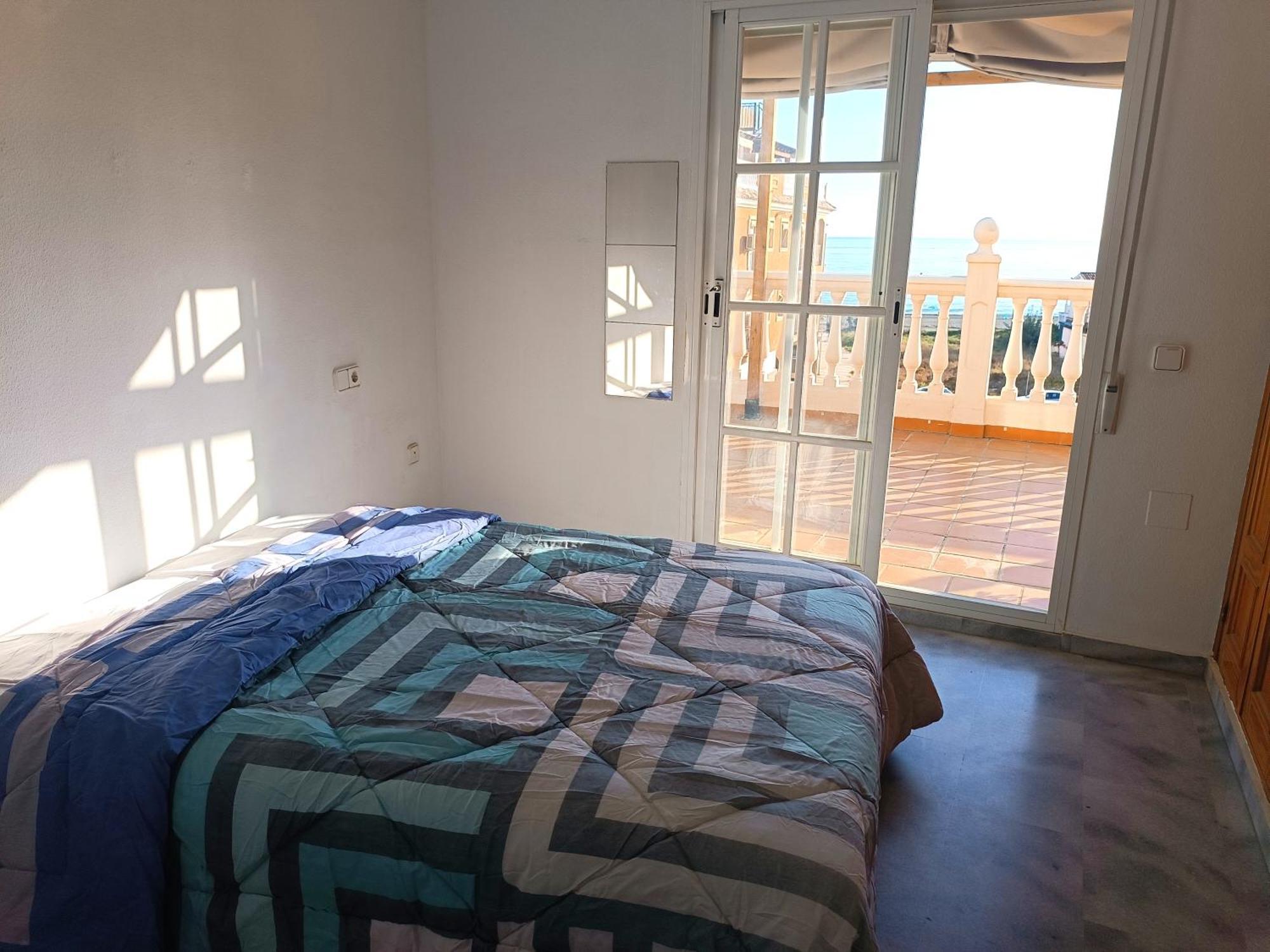 Lovely Penthouse In Front Of The Beach With Free Parking Malaga Bagian luar foto